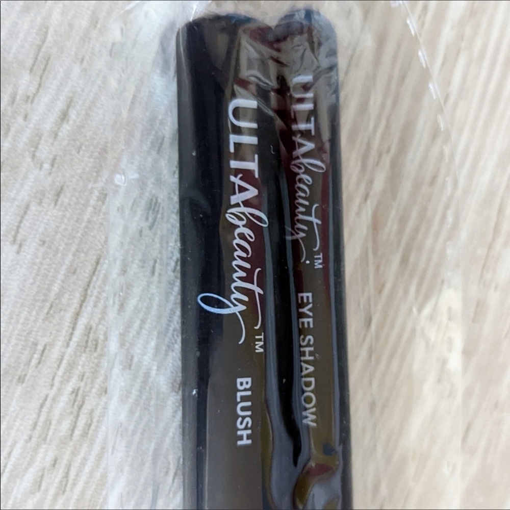 Makeup Bundle - Face - Picture 5 of 15